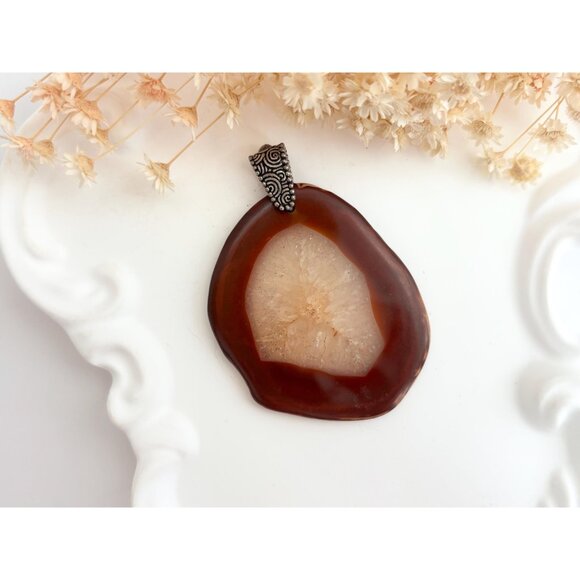 Polished Brown Crystal Free-Form Shaped Large Silver Toned Vintage Pendant - Picture 4 of 15